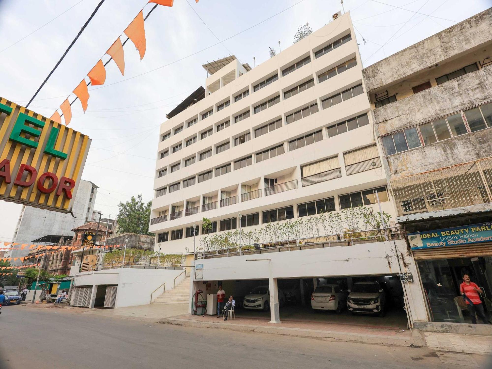 Palette Hotel Surya Vadodara Kültér fotó