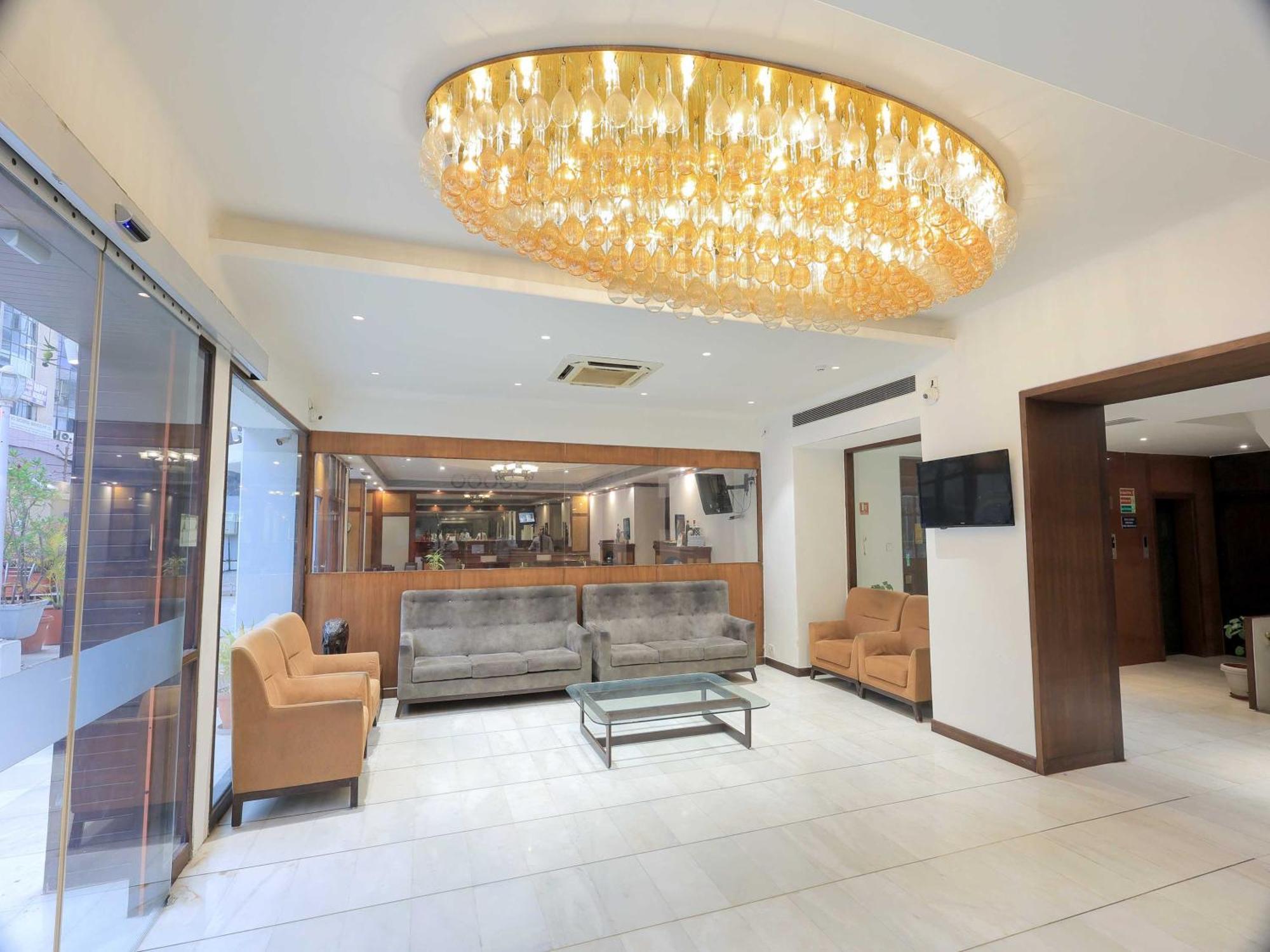 Palette Hotel Surya Vadodara Kültér fotó